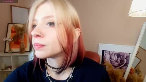 Ariel online show from 12-04-25, 01:09