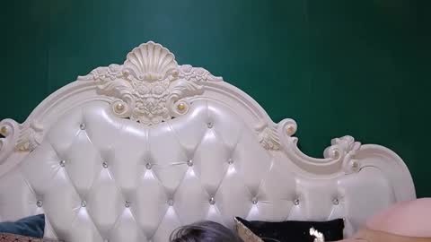 Ariel online show from 09-18-25, 09:17