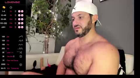 Ariel online show from 12-22-24, 04:50