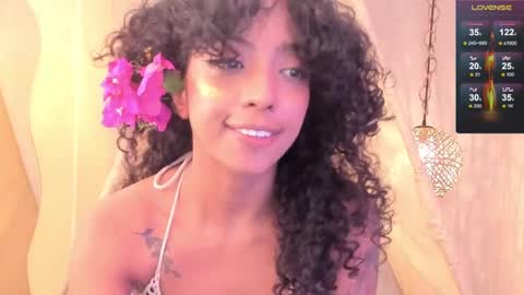 Snapshot of ariella_ruiz chatting on 02-12-25, 03:27 A R I online show from 02-12-25, 03:27