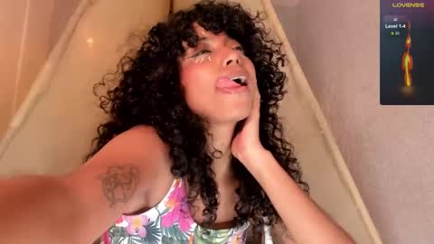 Snapshot of ariella_ruiz chatting on 02-28-25, 06:52 A R I online show from 02-28-25, 06:52