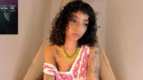 Snapshot of ariella_ruiz chatting on 10-21-25, 12:06 A R I online show from 10-21-25, 12:06