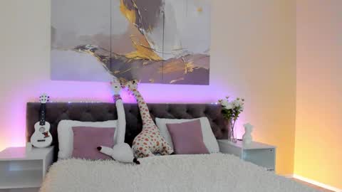 Snapshot of ariella_sol chatting on 12-17-24, 12:12 Ariella GTM3 Tue Wed Thu Fri Sat 0400 am-1030pm online show from 12-17-24, 12:12