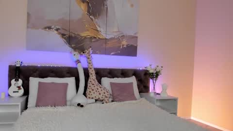 Snapshot of ariella_sol chatting on 12-24-24, 01:06 Ariella GTM3 Tue Wed Thu Fri Sat 0400 am-1030pm online show from 12-24-24, 01:06