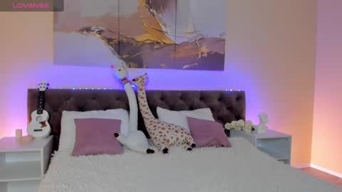 Snapshot of ariella_sol chatting on 01-20-25, 01:07 Ariella GTM3 Tue Wed Thu Fri Sat 0400 am-1030pm online show from 01-20-25, 01:07