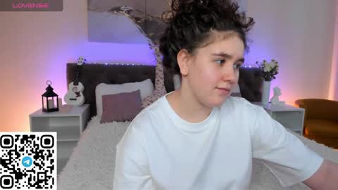 Snapshot of ariella_sol chatting on 01-28-25, 04:18 Ariella GTM3 Tue Wed Thu Fri Sat 0400 am-1030pm online show from 01-28-25, 04:18