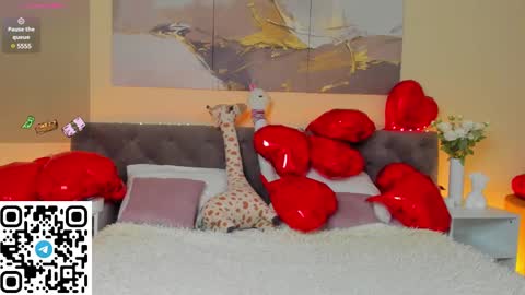 Snapshot of ariella_sol chatting on 02-14-25, 01:34 Ariella GTM3 Tue Wed Thu Fri Sat 0400 am-1030pm online show from 02-14-25, 01:34