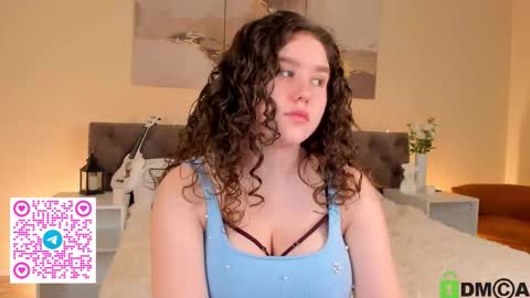 Snapshot of ariella_sol chatting on 09-12-25, 01:06 Ariella GTM3 Tue Wed Thu Fri Sat 0400 am-1030pm online show from 09-12-25, 01:06