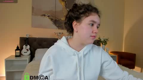 Snapshot of ariella_sol chatting on 10-10-25, 01:15 Ariella GTM3 Tue Wed Thu Fri Sat 0400 am-1030pm online show from 10-10-25, 01:15