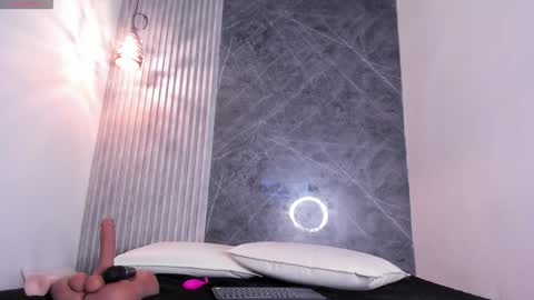 Ariel  online show from 12-22-24, 03:33