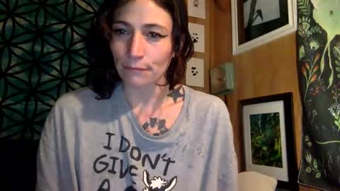 Snapshot of arielwyld chatting on 12-04-24, 04:54 ariel colin when hes here online show from 12-04-24, 04:54