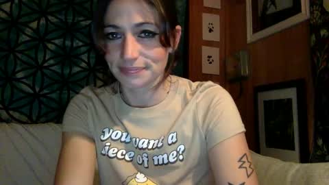 Snapshot of arielwyld chatting on 12-05-24, 12:19 ariel colin when hes here online show from 12-05-24, 12:19