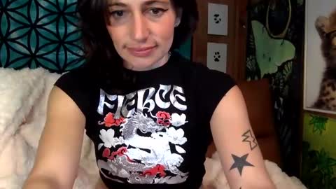 Snapshot of arielwyld chatting on 12-15-24, 03:09 ariel colin when hes here online show from 12-15-24, 03:09