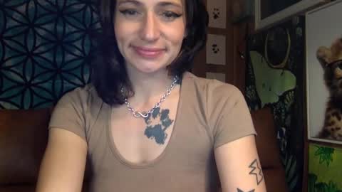 Snapshot of arielwyld chatting on 12-16-24, 03:32 ariel colin when hes here online show from 12-16-24, 03:32