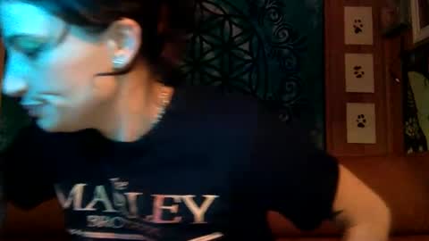 Snapshot of arielwyld chatting on 12-17-24, 02:00 ariel colin when hes here online show from 12-17-24, 02:00
