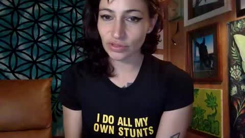 Snapshot of arielwyld chatting on 12-27-24, 02:33 ariel colin when hes here online show from 12-27-24, 02:33