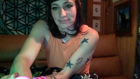 Snapshot of arielwyld chatting on 01-17-25, 03:12 ariel colin when hes here online show from 01-17-25, 03:12