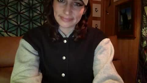 Snapshot of arielwyld chatting on 01-18-25, 11:00 ariel colin when hes here online show from 01-18-25, 11:00