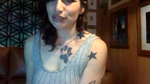 Snapshot of arielwyld chatting on 03-06-25, 03:13 ariel colin when hes here online show from 03-06-25, 03:13