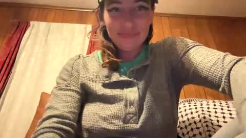 Snapshot of arielwyld chatting on 09-21-25, 11:06 ariel colin when hes here online show from 09-21-25, 11:06