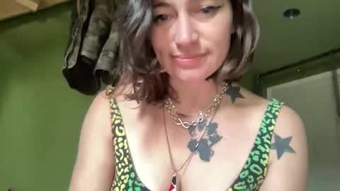 ariel  colin when hes here online show from 01-10-26, 04:42