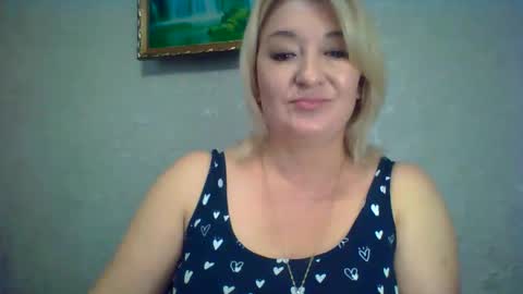 ArielXLoveresss online show from 10-06-25, 08:01