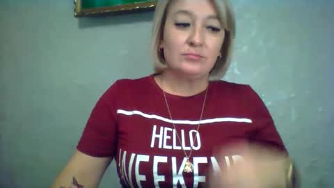 ArielXLoveresss online show from 10-19-25, 06:58