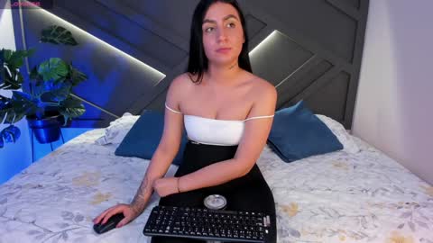 Snapshot of ariiaa_1 chatting on 01-10-25, 11:18 ARIANNA online show from 01-10-25, 11:18