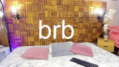 Snapshot of ariiaa_1 chatting on 01-23-25, 11:15 ARIANNA online show from 01-23-25, 11:15