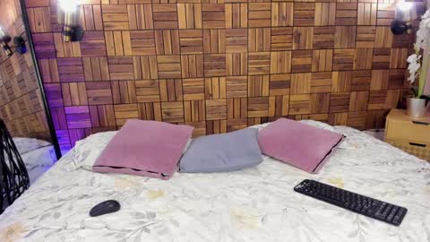 Snapshot of ariiaa_1 chatting on 02-08-25, 12:06 ARIANNA online show from 02-08-25, 12:06