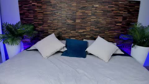 Snapshot of ariiaa_1 chatting on 09-15-25, 11:27 ARIANNA online show from 09-15-25, 11:27