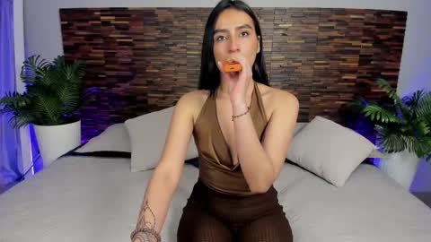 Snapshot of ariiaa_1 chatting on 10-11-25, 02:44 ARIANNA online show from 10-11-25, 02:44