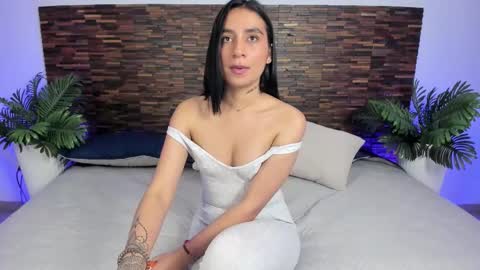 Snapshot of ariiaa_1 chatting on 10-21-25, 10:16 ARIANNA online show from 10-21-25, 10:16