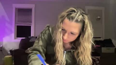 Snapshot of ariicutekitty chatting on 02-07-25, 06:24 airskiii online show from 02-07-25, 06:24