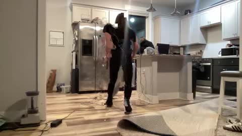 Snapshot of ariicutekitty chatting on 03-03-25, 02:36 airskiii online show from 03-03-25, 02:36