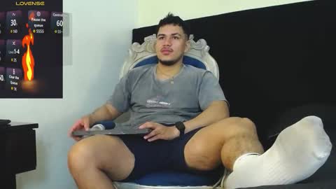 Snapshot of ariies13 chatting on 12-15-25, 12:20 Ariies13 online show from 12-15-25, 12:20