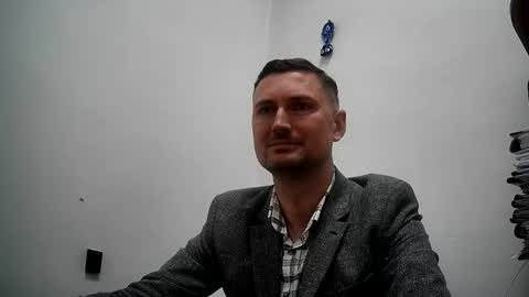 Snapshot of aristocratukr chatting on 12-04-25, 04:38 Aristocratu online show from 12-04-25, 04:38