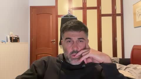 Snapshot of aristotelis_onassis chatting on 11-02-25, 11:18 share online show from 11-02-25, 11:18