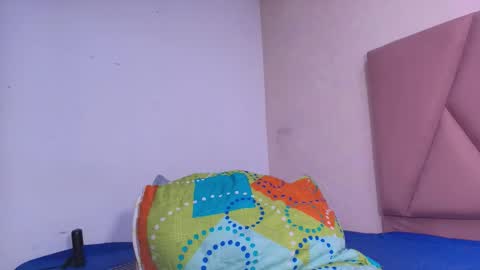 Arleth  online show from 10-31-25, 03:07