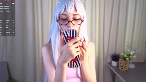 Snapshot of arlettebrougham chatting on 10-10-25, 03:38 Kate online show from 10-10-25, 03:38