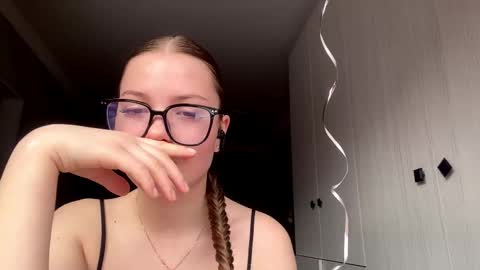 Snapshot of arlettejasica chatting on 02-25-26, 12:04 Liza online show from 02-25-26, 12:04