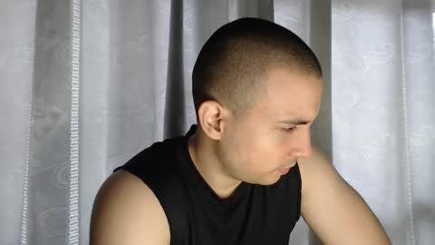 Snapshot of armando_2002 chatting on 11-04-25, 06:07 ARMANDO online show from 11-04-25, 06:07