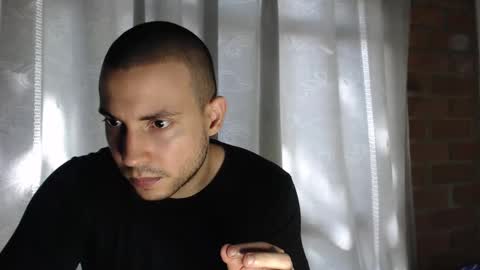 Snapshot of armando_2002 chatting on 11-10-25, 06:51 ARMANDO online show from 11-10-25, 06:51