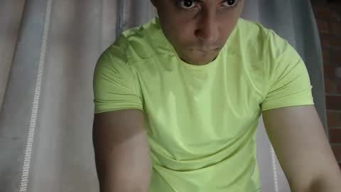 Snapshot of armando_2002 chatting on 11-15-25, 04:25 ARMANDO online show from 11-15-25, 04:25