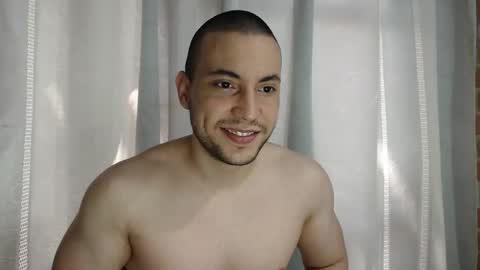 Snapshot of armando_2002 chatting on 11-22-25, 05:23 ARMANDO online show from 11-22-25, 05:23