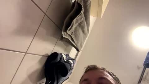 armyskater32 online show from 09-28-25, 08:47