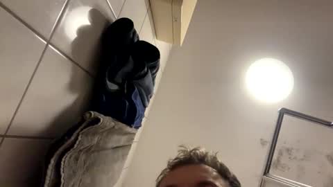 armyskater32 online show from 10-17-25, 08:44