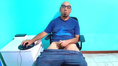 arnelux72 online show from 03-05-26, 05:03