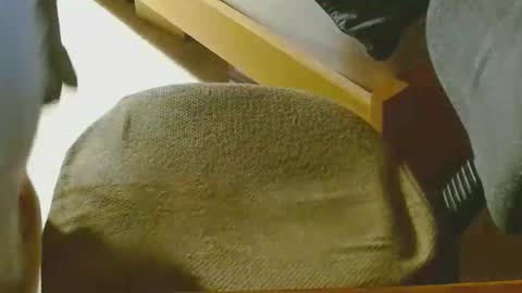 Snapshot of arnie12 chatting on 10-04-25, 11:03 Arnie online show from 10-04-25, 11:03