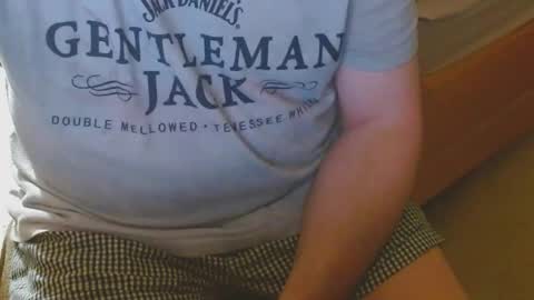 Snapshot of arnie12 chatting on 10-19-25, 11:00 Arnie online show from 10-19-25, 11:00